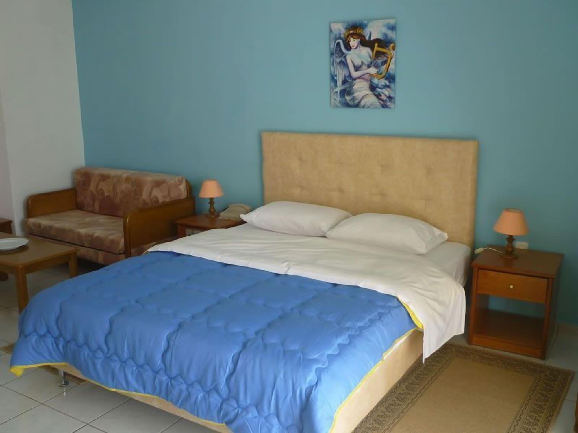 Hotel Oasis Kyparissía Eksteriør bilde